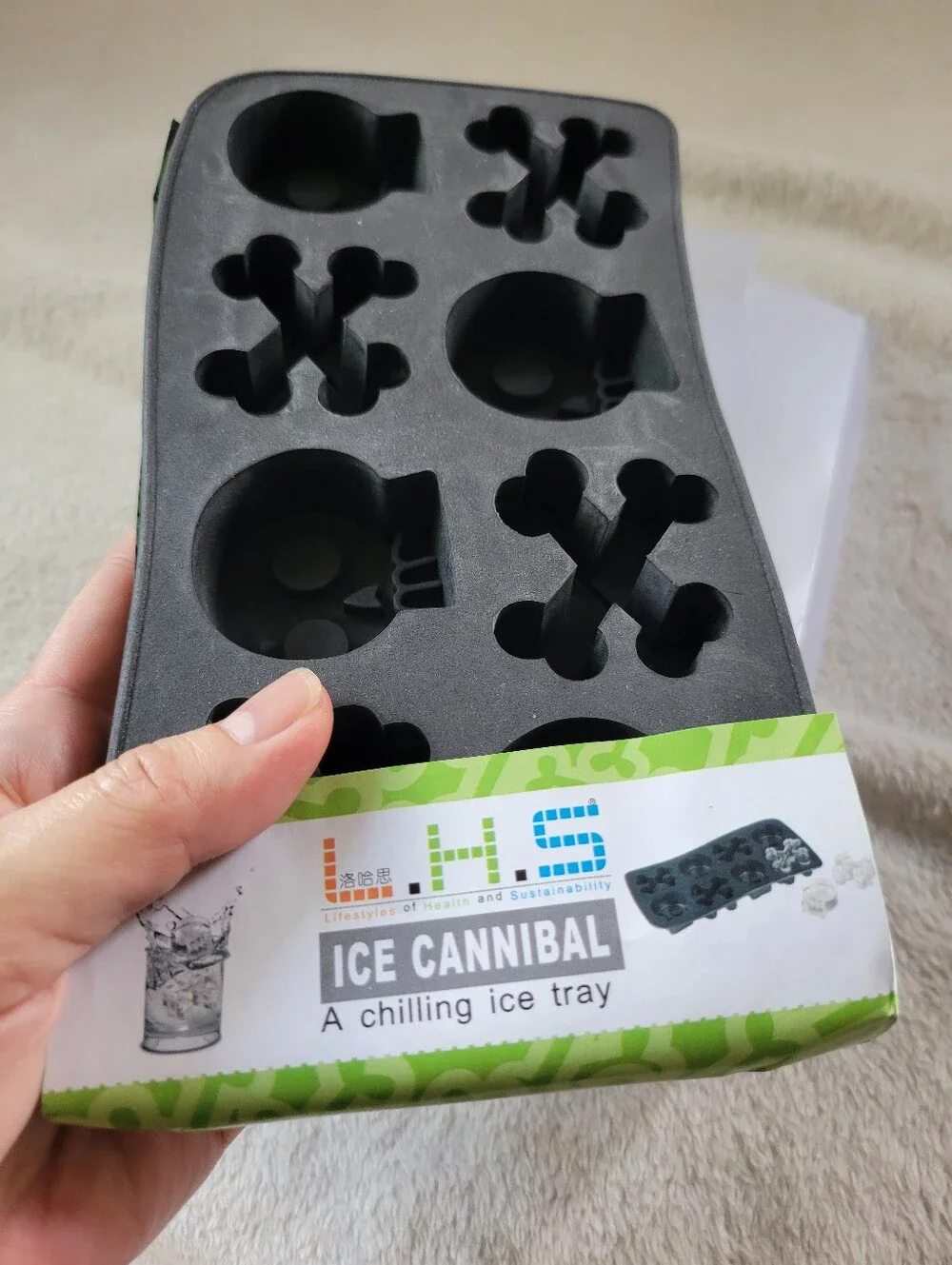 Ice Cannibal | LHS | NWT Black Skull & Crossbones Silicone Ice Tray Mold